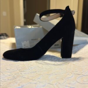 Marc Fisher Black Suede Heels. EUC